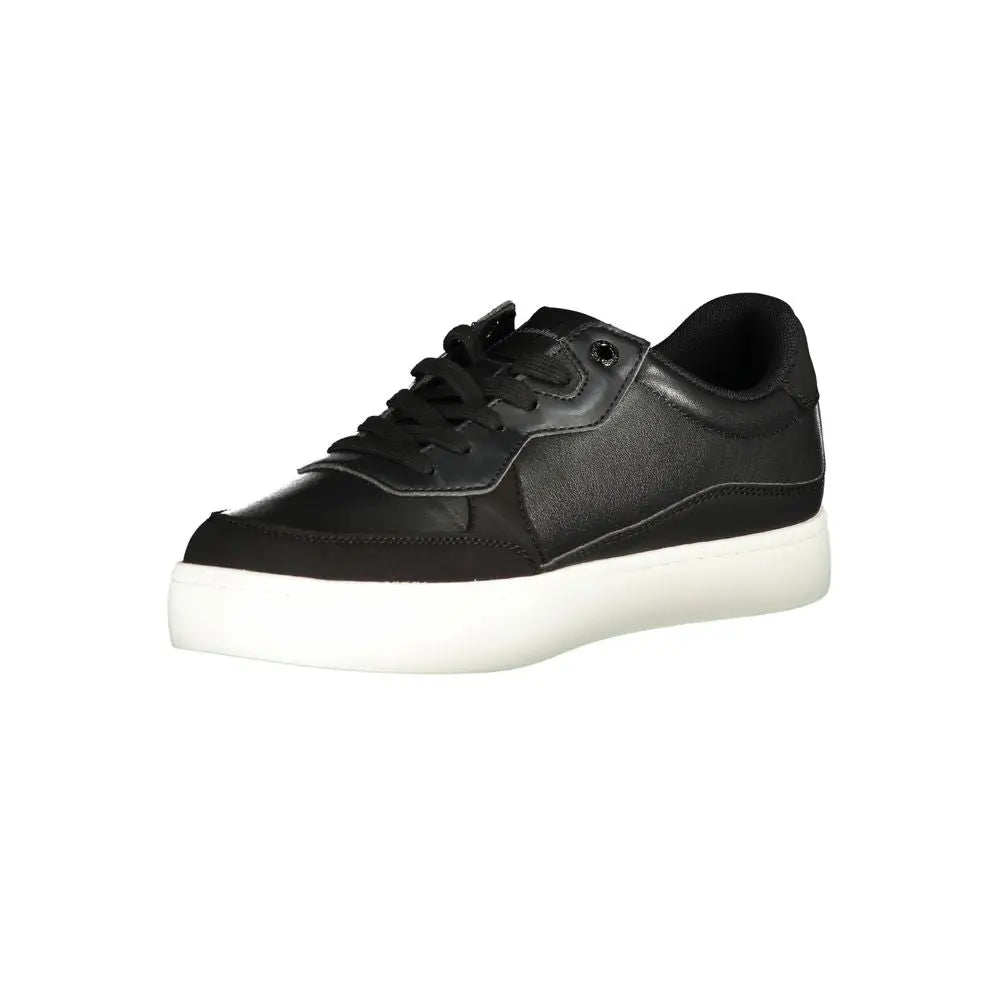 Calvin Klein Schlichte schwarze Sportschuhe mit kontrastierenden Details Calvin Klein