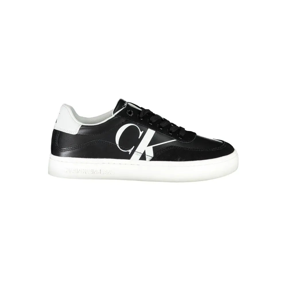 Calvin Klein Schlichte schwarze Schnürsenkel-Sneakers mit kontrastierenden Details Calvin Klein