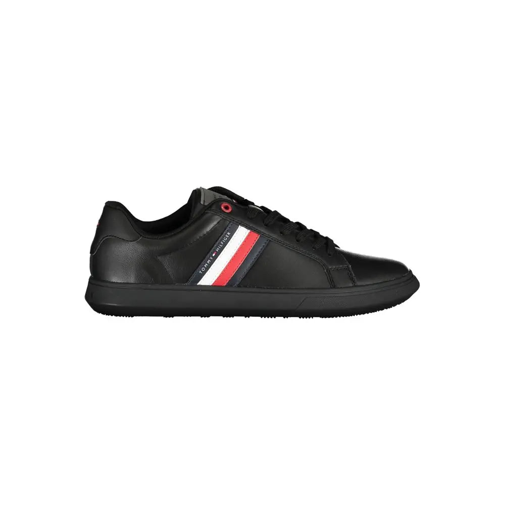 Tommy Hilfiger Schicke schwarze Sneakers mit ikonischen Kontrastdetails Tommy Hilfiger