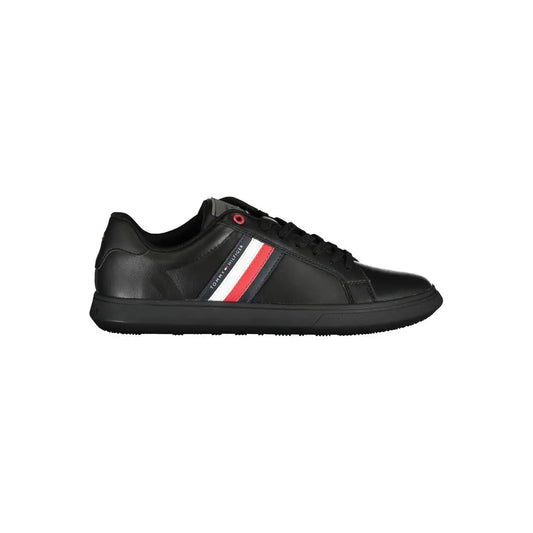 Tommy Hilfiger Schicke schwarze Sneakers mit ikonischen Kontrastdetails Tommy Hilfiger